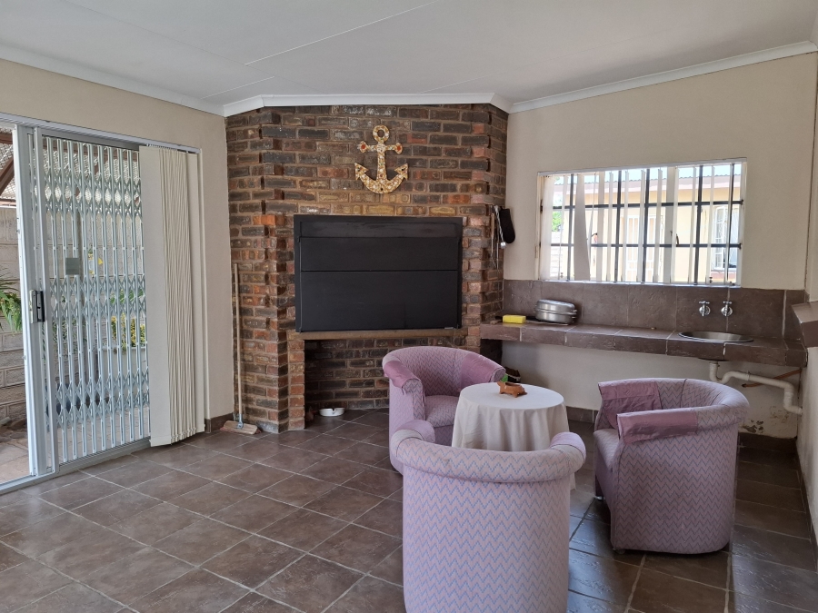 7 Bedroom Property for Sale in Middelpos Northern Cape